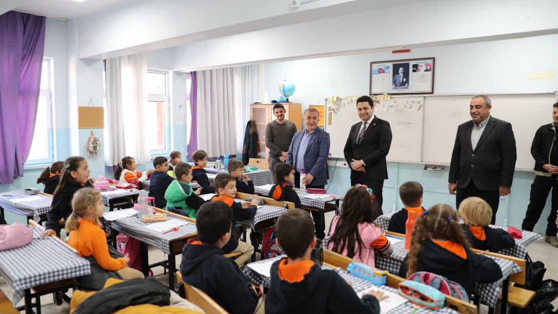 Sayın Valimizden Atatürk İlkokuluna Ziyaret