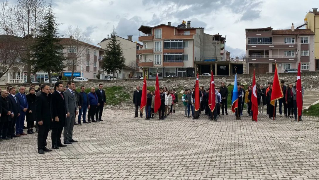 18 Mart Şehitleri Anma Günü ve Çanakkale Deniz Zaferi'nin 108. Yıl Dönümü Çelenk Sunma Töreni... 