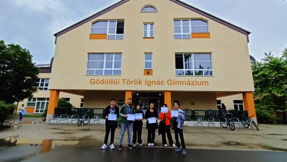 Almus Çok Programlı Anadolu Lisesi Öğrencileri MACARİSTAN- Gödöllöi' de Eğitimlerini Başarıyla Tamamlamıştır.