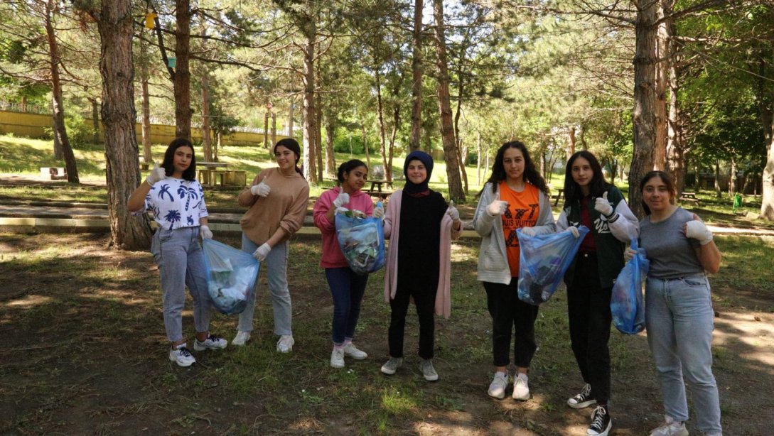 Almus ÇPL Çocuk Gelişimi ve Eğitimi öğrencileri Türkiye Çevre Haftası Etkinliği Düzenledi.