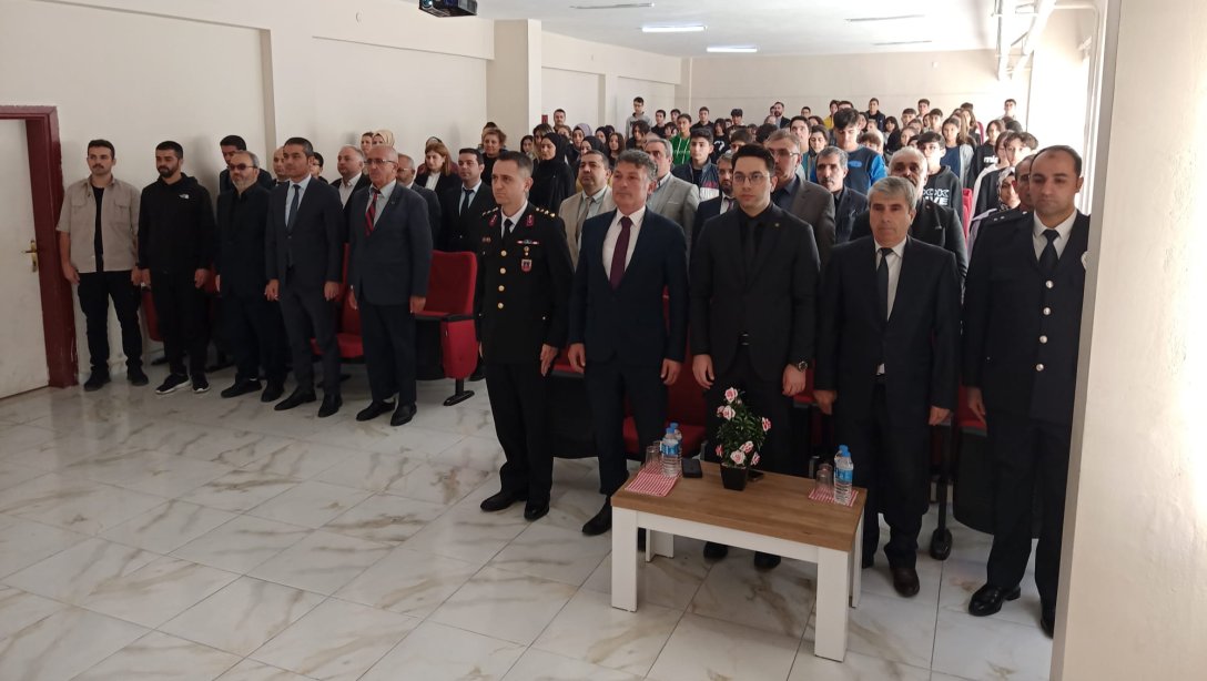 Almus Cumhuriyet YBO' nda '10 Kasım Atatürk'ü Anma Günü' Programı Yapıldı.